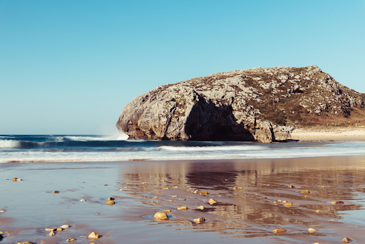 Tunnels Beach